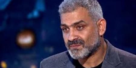وقفت
      جانبي
      كتير..
      هاني
      عادل
      ينعي
      والدة
      الفنان
      أمير
      عيد