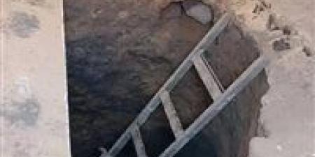 أوهام
      السحر
      والكنوز..
      تفاصيل
      ضبط
      طبيب
      استخدم
      كتب
      شعوذة
      لفتح
      مقبرة
      آثار
      في
      التبين