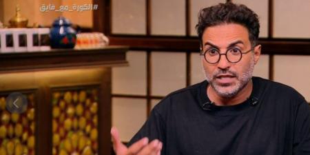 بعد
      سنوات
      من
      الخلاف..
      أحمد
      فهمي
      يعتذر
      لـ
      شيكابالا
      على
      الهواء:
      حقك
      عليا