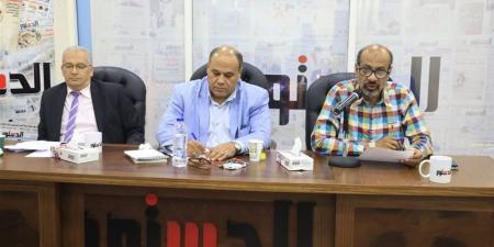 طارق
      محرم
      يقرأ
      "العملية"
      في
      صالون
      ملتقى
      أوراق
      الثقافي