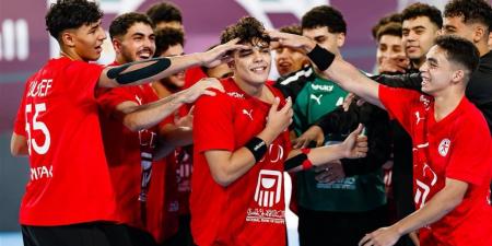 وزير
      الرياضة
      يهنئ
      منتخب
      اليد
      بالفوز
      على
      البرازيل
      فى
      مونديال
      الناشئين
      بالمغرب