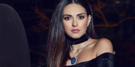 بإطلالة
      الأميرات..
      فاليري
      أبو
      شقرا
      تلفت
      أنظار
      الجمهور
      في
      أحدث
      ظهور
      لها
      (صورة)