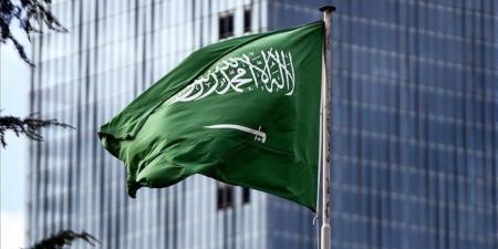 الإقامة
      الدائمة
      في
      السعودية
      2025:
      المزايا
      الكاملة
      والفئات
      المؤهلة
      للتقديم
      الرسمي