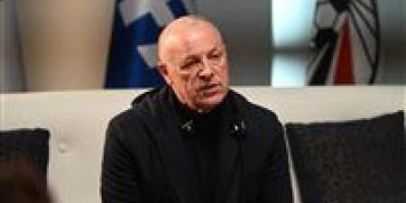 أبو
      ريدة
      يكشف
      سبب
      إيقاف
      دونجا
      وعدم
      مشاركته
      في
      السوبر
      مع
      الزمالك