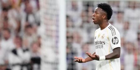 موقف
      ريال
      مدريد
      بشأن
      غضب
      فينيسيوس
      بعد
      استبداله
      في
      الكلاسيكو