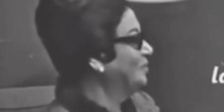 أم
      كلثوم
      تجيب..
      ليه
      أغانيكِ
      طويلة
      يا
      ست
      ؟|
      لقاء
      نادر