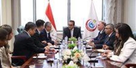 وزير
      الصحة
      يبحث
      مع
      ممثلي
      شركة
      "هيك
      فيچن"
      تعزيز
      التعاون
      في
      الذكاء
      الاصطناعي
      بالقطاع
      الصحي