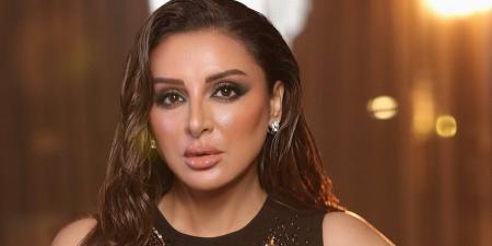 أنغام
      تطرح
      أحدث
      أغنياتها
      "اختلفنا
      فرقنا
      افترقنا"
      من
      كلمات
      وألحان
      عزيز
      الشافعي