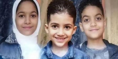 والد
      ضحايا
      جريمة
      اللبينى
      يكشف
      أسرارًا
      مؤلمة:
      "رجعت
      جثة
      بعد
      ما
      هربت
      تالت
      مرة..
      وكنت
      نايم
      على
      الأرض
      عشانها"