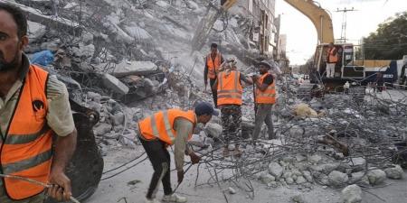 أنقاض
      تتنفس
      بارودًا..
      غزة
      تحارب
      المستحيل
      لاستعادة
      الرفات
      من
      "قبر
      مفتوح"