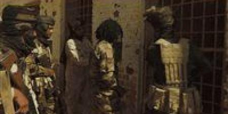 قوات
      الدعم
      السريع
      تعلن
      القبض
      على
      "أبو
      لولو"
      وتتعهد
      بتقديمه
      للعدالة