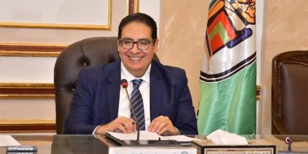 رئيس
      جامعة
      القاهرة:
      المرحلة
      المقبلة
      تتطلب
      العمل
      بروح
      الفريق