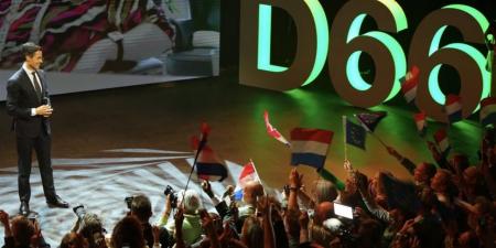 حزب
      الوسط
      الهولندى
      يتقدم
      على
      اليمين
      المتطرف
      فى
      الانتخابات
      البرلمانية