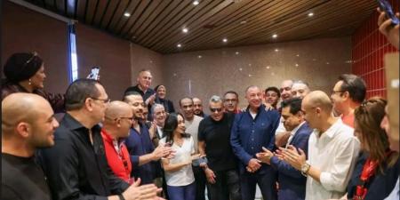 محبوب
      الجماهير..
      مجلس
      إدارة
      النادي
      الأهلي
      يحتفلون
      بعيد
      ميلاد
      محمود
      الخطيب