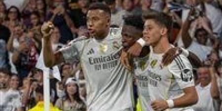 تشكيل
      ريال
      مدريد
      لمواجهة
      فالنسيا
      في
      الدوري
      الإسباني..
      مبابي
      وبيلينجهام
      يقودان
      الهجوم