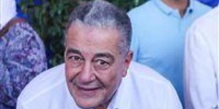 من
      خدمة
      الكيان
      في
      الخفاء
      إلى
      قيادة
      رسمية..
      ياسين
      منصور
      نائبًا
      لرئيس
      الأهلي