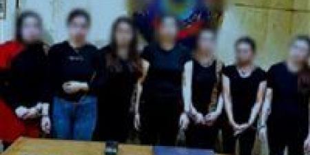 «جلسات
      استرخاء»
      تتحول
      إلى
      كابوس..
      ضبط
      6
      سيدات
      في
      نادٍ
      مشبوه
      بالشيخ
      زايد