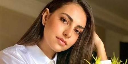 فاليري
      أبو
      شقرا
      بإطلالة
      جريئة
      ومثيرة
      في
      أحدث
      ظهور..
      شاهدوا
      الصورة