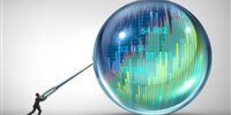 تحذيرات
      من
      فقاعة
      اقتصادية
      غير
      مرئية..
      الأسواق
      تتحرك
      بصمت