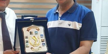 المخرج
      حسني
      صالح
      يطلب
      الدعاء
      لوالدته
      بعد
      دخولها
      العناية
      المركزة..
      تفاصيل