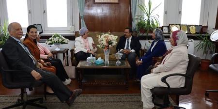 جامعة
      شيكاغو
      الأمريكية
      تبحث
      مع
      الإسكندرية
      التعاون
      الأكاديمي
      المشترك