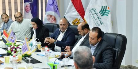 التحالف
      الوطني
      يبحث
      آليات
      التكامل
      بين
      المؤسسات
      الطبية
      لخدمة
      الفئات
      الأولى
      بالرعاية