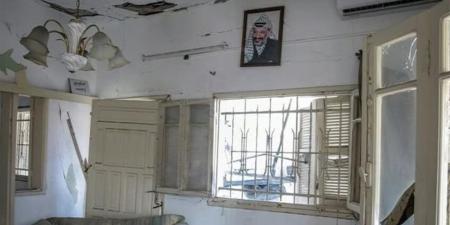 نازحون
      يلجأون
      إلى
      منزل
      ياسر
      عرفات
      المتحفي
      المدمر
      في
      غزة