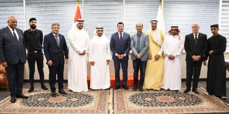 وزير الشباب يلتقي أعضاء ملتقى الأدب والفكر العربي