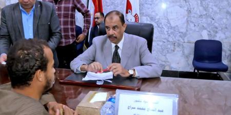 محافظ سوهاج يعقد اللقاء الجماهيري الأسبوعي للاستماع إلى شكاوى المواطنين