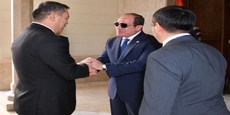 أول زيارة لرئيس قرغيزي لمصر ولقاء السيسي.. صور