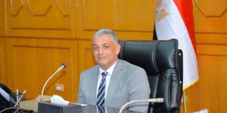 محافظ الإسماعيلية يشهد تدشين مبادرة "ازرع" للموسم الرابع لدعم وتشجيع زراعة القمح