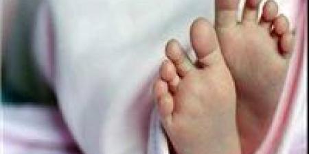 أم بلا قلب.. تخلصت من طفلتها داخل حقيبة مدرسية وألقتها بالقمامة في فيصل