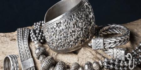 الفضة العالمية تتأثر بالدولار.. ارتفاع اليوم وصل لـ0.012%