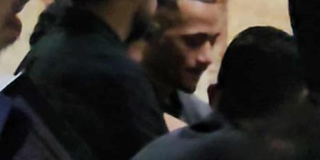 أبو رية وأحمد سلامة وشاكر عبداللطيف يشيعون جثمان والد محمد رمضان.. صور