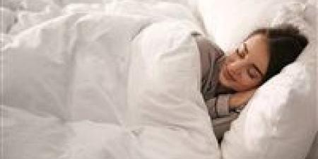النوم والسكري: العلاقة الخفية التي تتحكم في توازن سكر الدم