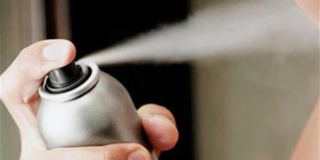 هل استخدام مزيل العرق يوميًا آمن؟.. خبير يوضح الحقائق