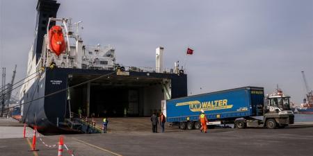 تفاصيل حركة تداول السفن والحاويات والبضائع العآمة في ميناء دمياط