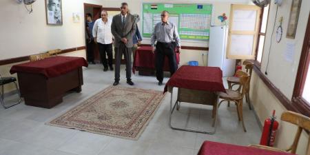 محافظ أسوان يتابع جاهزية مقار اللجان الانتخابية لمجلس النواب 2025