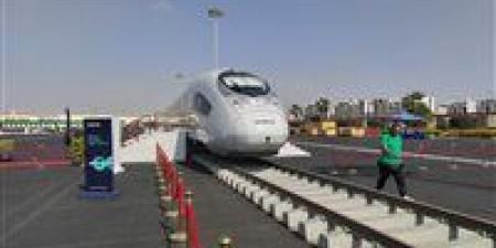 «مشروع يربط الحاضر بالمستقبل»..مصر تبدأ التشغيل التجريبي للقطار الكهربائي السريع بين السخنة والعلمين