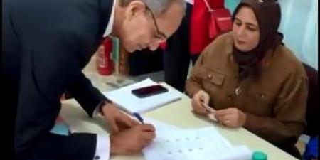 انتخابات مجلس النواب 2025.. وزير الاتصالات يدلي بصوته بالمدرسة اليابانية في الشيخ زايد