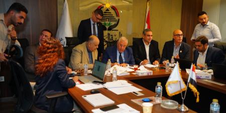 بحضور الأمين العام..غرفة عمليات"الجبهة الوطنية" تتابع سير الانتخابات البرلمانية بمحافظات المرحلة الأولي