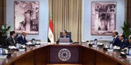 رئيس الوزراء يبحث تعزيز التعاون مع المحكمة الدائمة للتحكيم