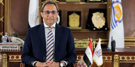 محافظ قنا يتفقد عددًا من اللجان الانتخابية في اليوم الثاني لانتخابات مجلس النواب