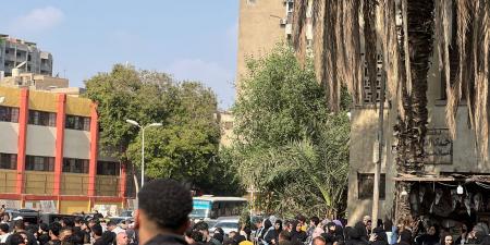 حضور كبير للأهالي.. لقطات من جنازة المطرب إسماعيل الليثي