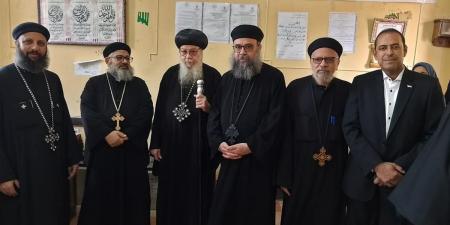 الأنبا أغاثون وقساوسة مغاغة يدلون بأصواتهم الانتخابية ( صور)