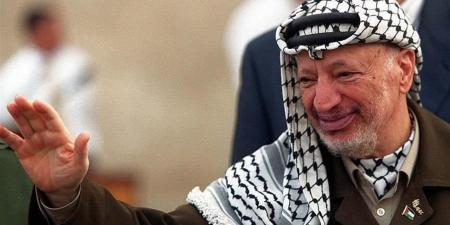 ذكرى رحيل "الختيار".. أبرز مواقف ياسر عرفات السياسية والإنسانية