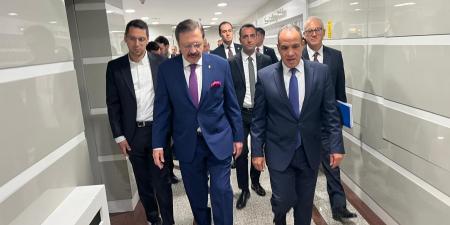 «تعزير العلاقات الاقتصادية بين البلدين».. وزير الخارجية يزور مقر اتحاد الغرف والبورصات التركية في أنقرة|صور