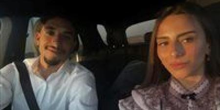 بعد احتفالهما بالخطوبة.. من هي جوليان الجباس خطيبة عمر مرموش؟