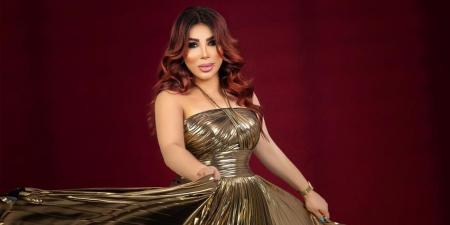 إطلالة فرعونية راقية.. غادة إبراهيم تتألق بـ"مفتاح الحياة" على السجادة الحمراء لمهرجان القاهرة