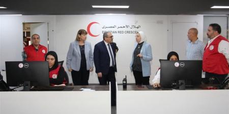 نائب المنسق الخاص للأمم المتحدة يزور الهلال الأحمر لتعزيز التنسيق ودعم الجهود الإنسانية بغزة
